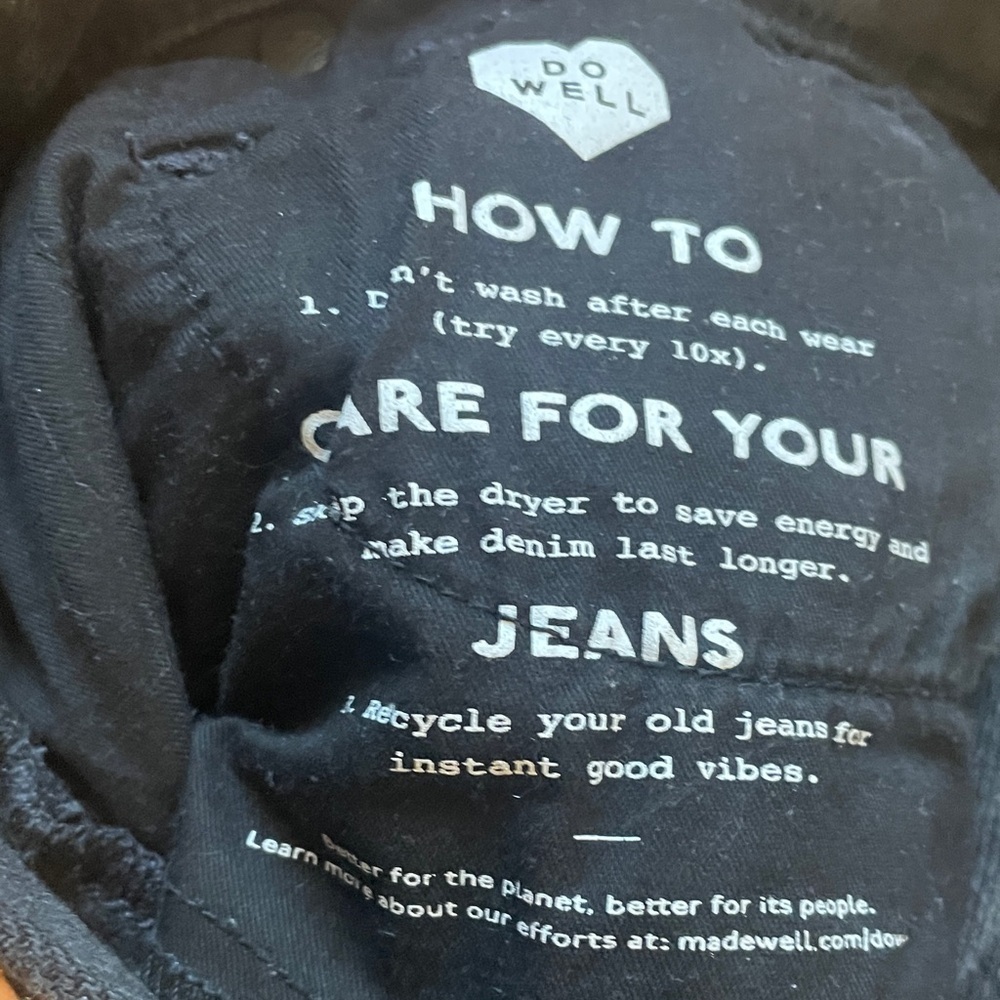 Classic Black Women's Jeans - Picture 5 of 8